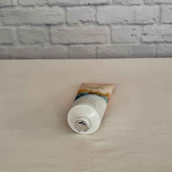 New Victoria’s Secret Frostmelt Fresh Mint & Chocolate Fragrance Lotion - Picture 3 of 3